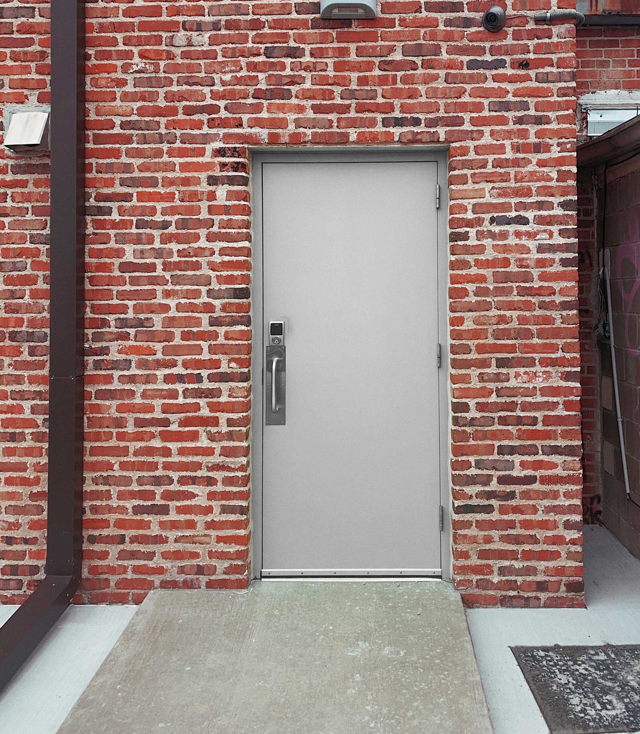 Manufacturer of Commercial Doors